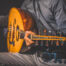 Man holding oud